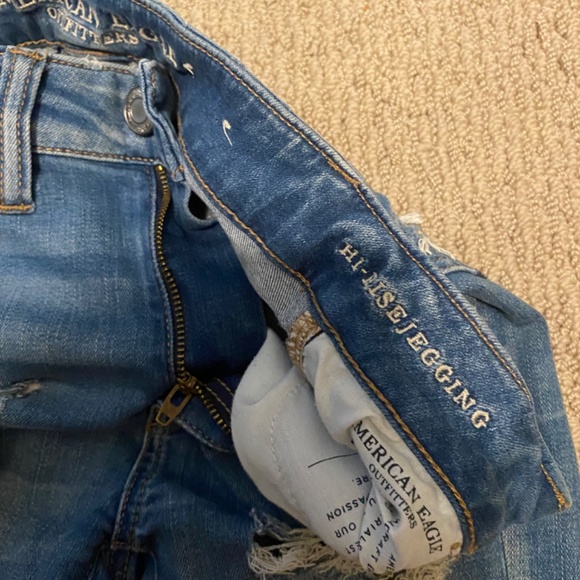 American Eagle High Rise Ripped Jeggging Jeans - Picture 2 of 6